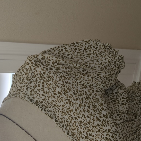 Top - Picture 2 of 5